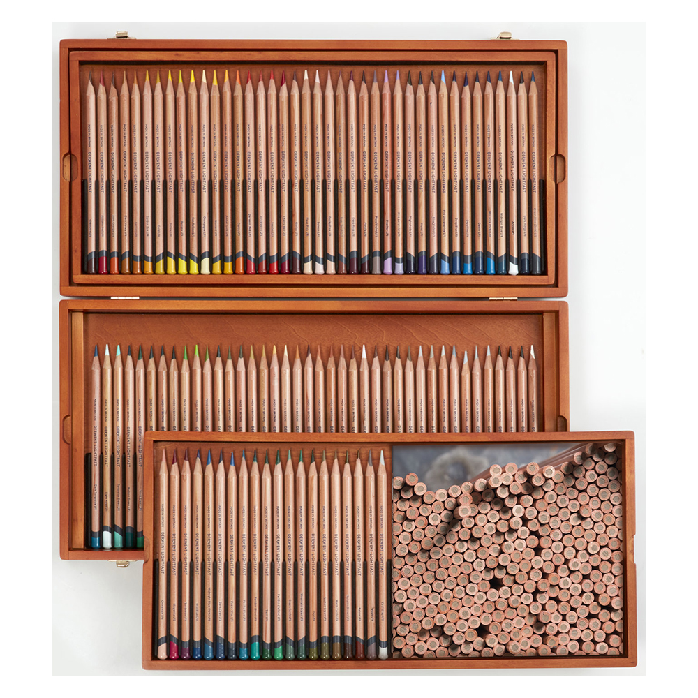 2305693 lightfast cassetta in legno 100 matite 1 ps foto di Matite colorate Derwent Lightfast - gamma completa da 100 matite - DERWENT